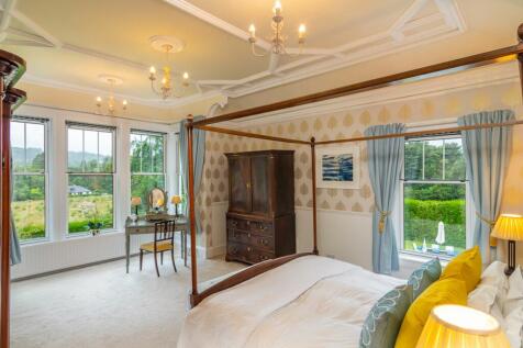 Principal bedroom