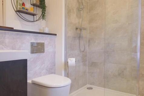 Bedroom 2 en-suite