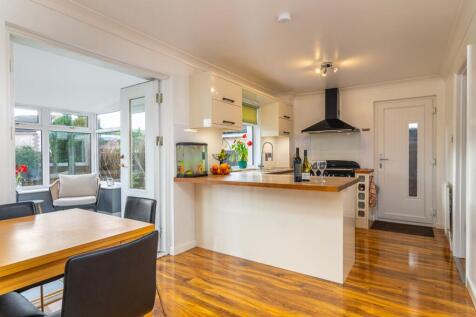 Kitchen/dining area