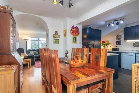 Open plan dining kitchen