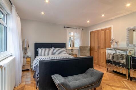 Downstairs bedroom
