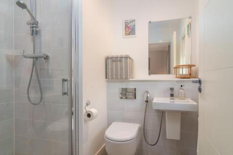 Bedroom 2 en-suite