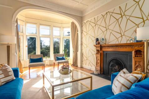 Formal lounge