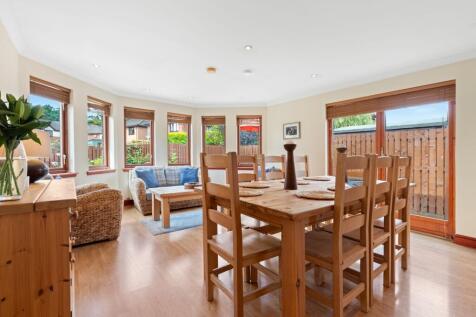 Dining/family room