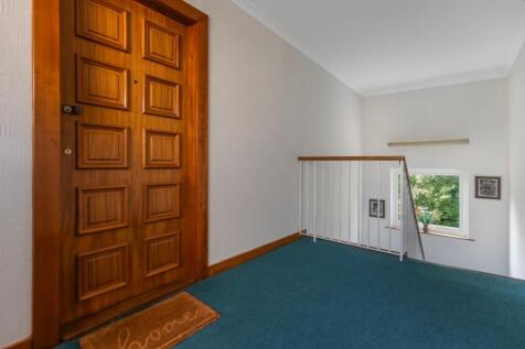 Entrance/Stairwell