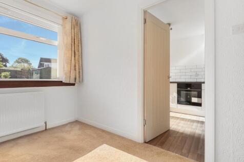 Dining room to kitchen