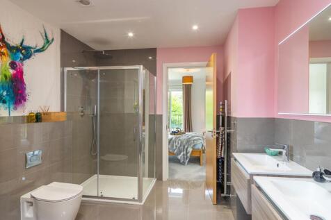 Jack and Jill En-Suite