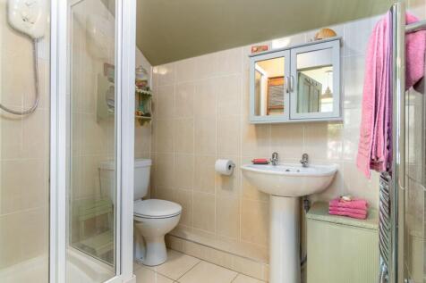 Bedroom 2 en-suite