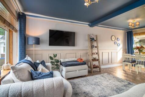 Lounge and dining area