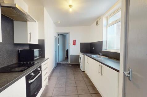 42-Clough-Road-09092