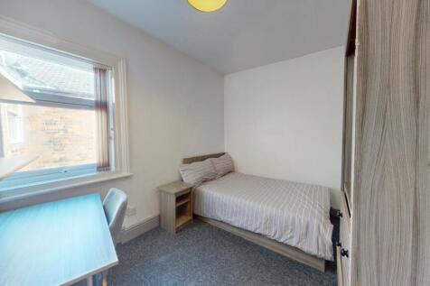 42-Clough-Road-09092