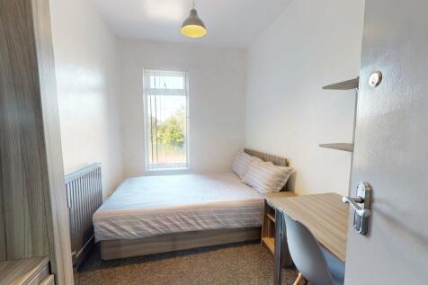 42-Clough-Road-09092