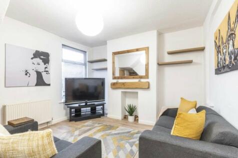 18Hardy Living Room 