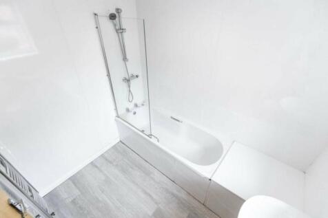 18Hardy Bathroom