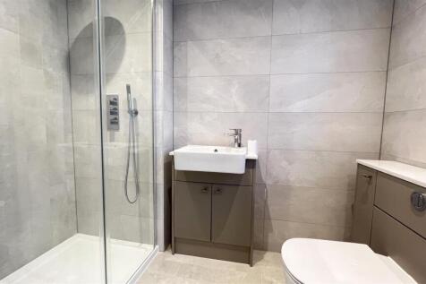 6 Field View - Bathroom.jpg