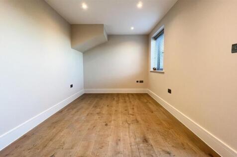 5 field view lounge.jpg