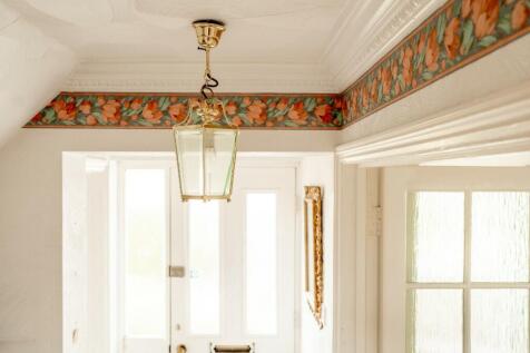 Neutral decor