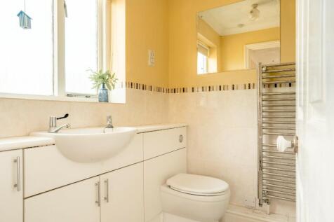 En-suite shower