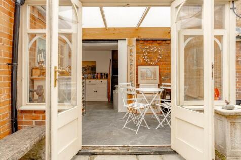 Garden room