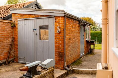 Workshop/garage