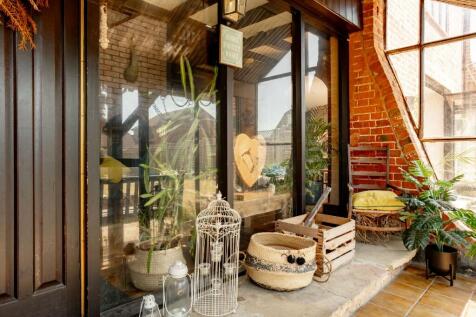 Entrance porch