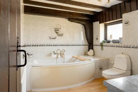 Family bath suite