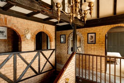 Galleried landing