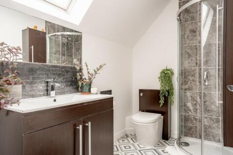 Family shower suite