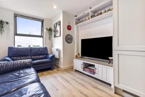 109 Columbia House internals_003.JPG