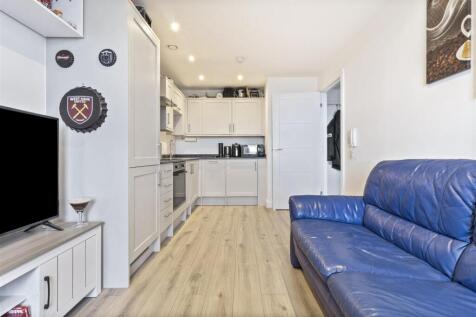 109 Columbia House internals_005.JPG