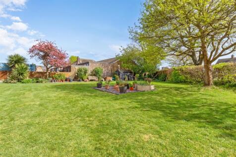 Sunningdale Court 42-020.jpg