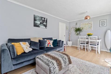 Sunningdale Court 42-009.jpg