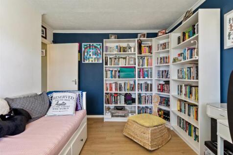 Sunningdale Court 42-014.jpg