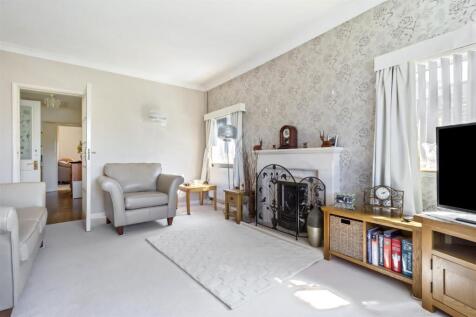 Cowdray Close, 14-006.jpg