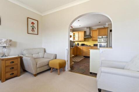 Cowdray Close, 14-008.jpg