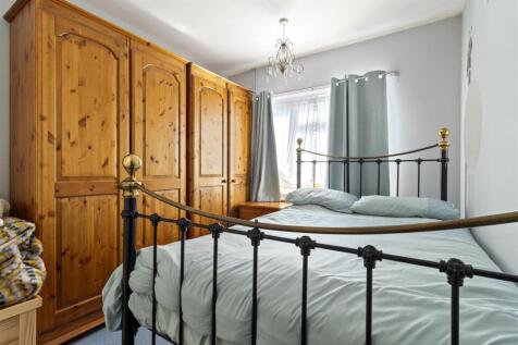 Cowdray Close, 14-012.jpg