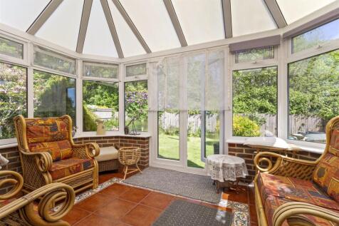 Cowdray Close, 14-016.jpg