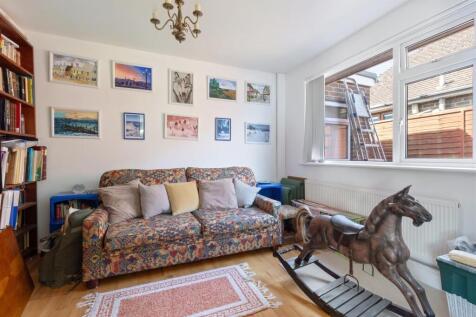 11 windermere crescent-008.jpg