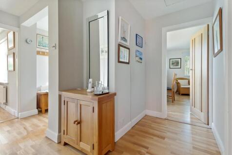11 windermere crescent-009.jpg