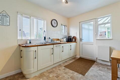 5 Hillview rose-011.jpg