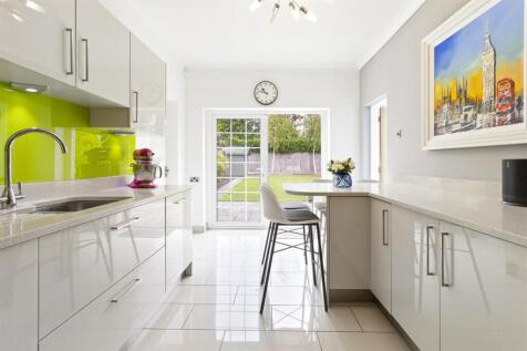 Chesswood Road, 41-007.JPG