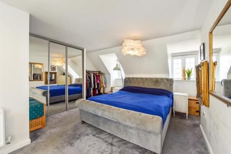 Master Bedroom (2).jpg