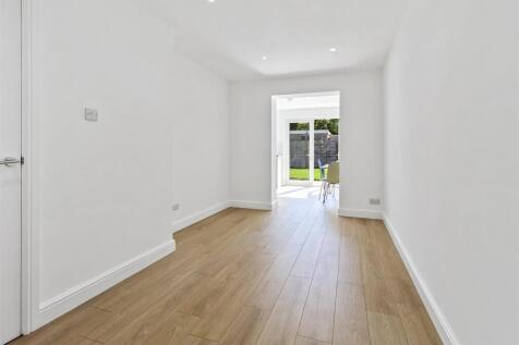 30 edmonton road-007.JPG