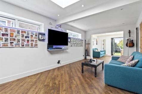 Ashcombe Lodge-005.JPG