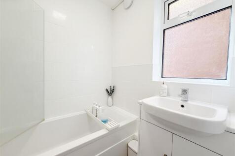 Bathroom.jpg