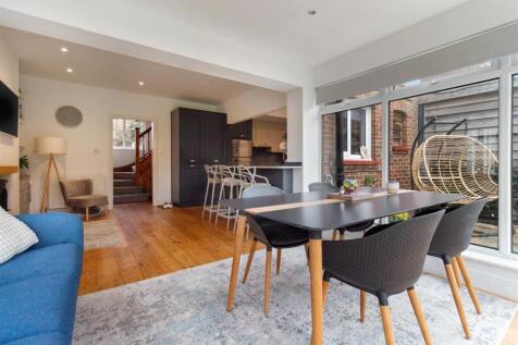 11 Pevensey Road-018.jpg