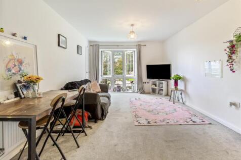 6 Gresley Court_001.JPG