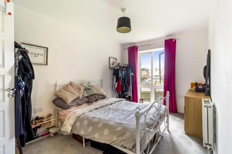 6 Gresley Court_004.JPG