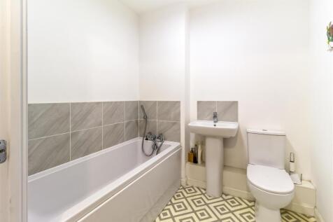 6 Gresley Court_006.JPG