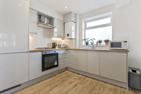 5. 19 Reigate Road_008.JPG